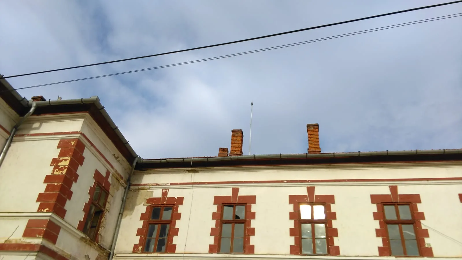 Paratrăsnet PDA - Instituții