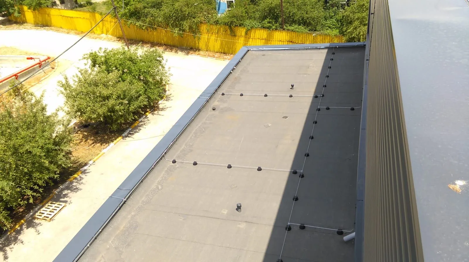 Paratrăsnet PDA - Instituții